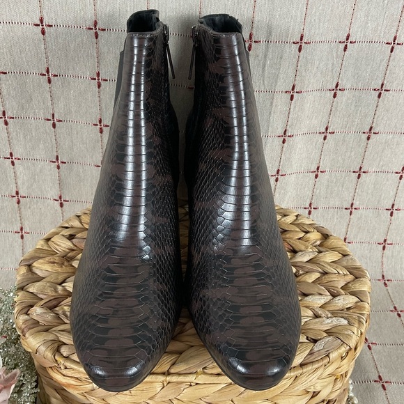27 Edit Naturalizer “Porsia” Brown Snakeskin Leather Ankle Boots Size 9.5 Bootie - Picture 3 of 7